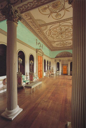 saloon 